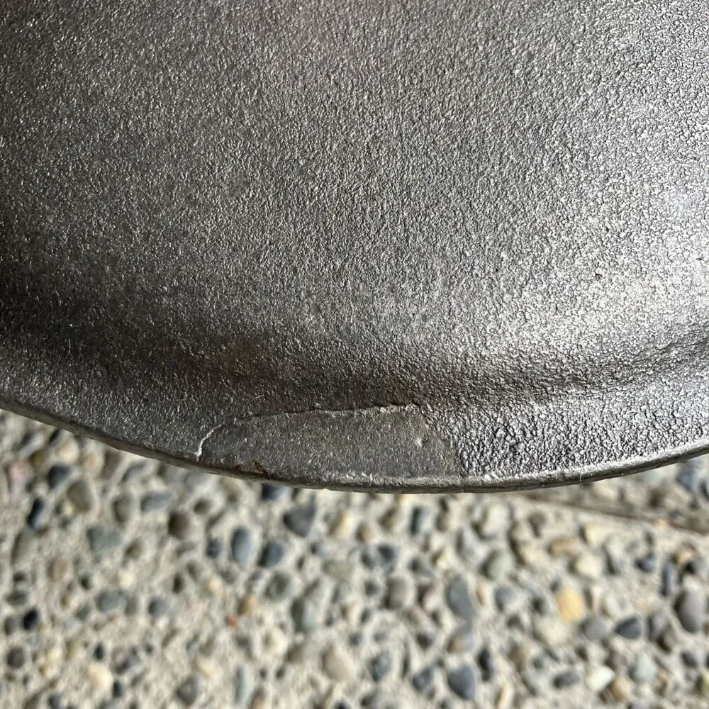 Birmingham Stove & Range BSR #8-B Cast Iron Dutch Oven 10 1/4